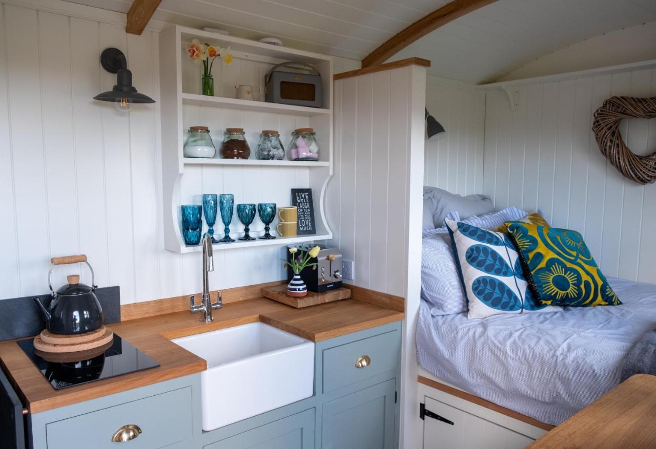 Luxury Shepherd'S Hut On Flower Farm With Outdoor Bath In Mid Cornwall Truro Exterior foto